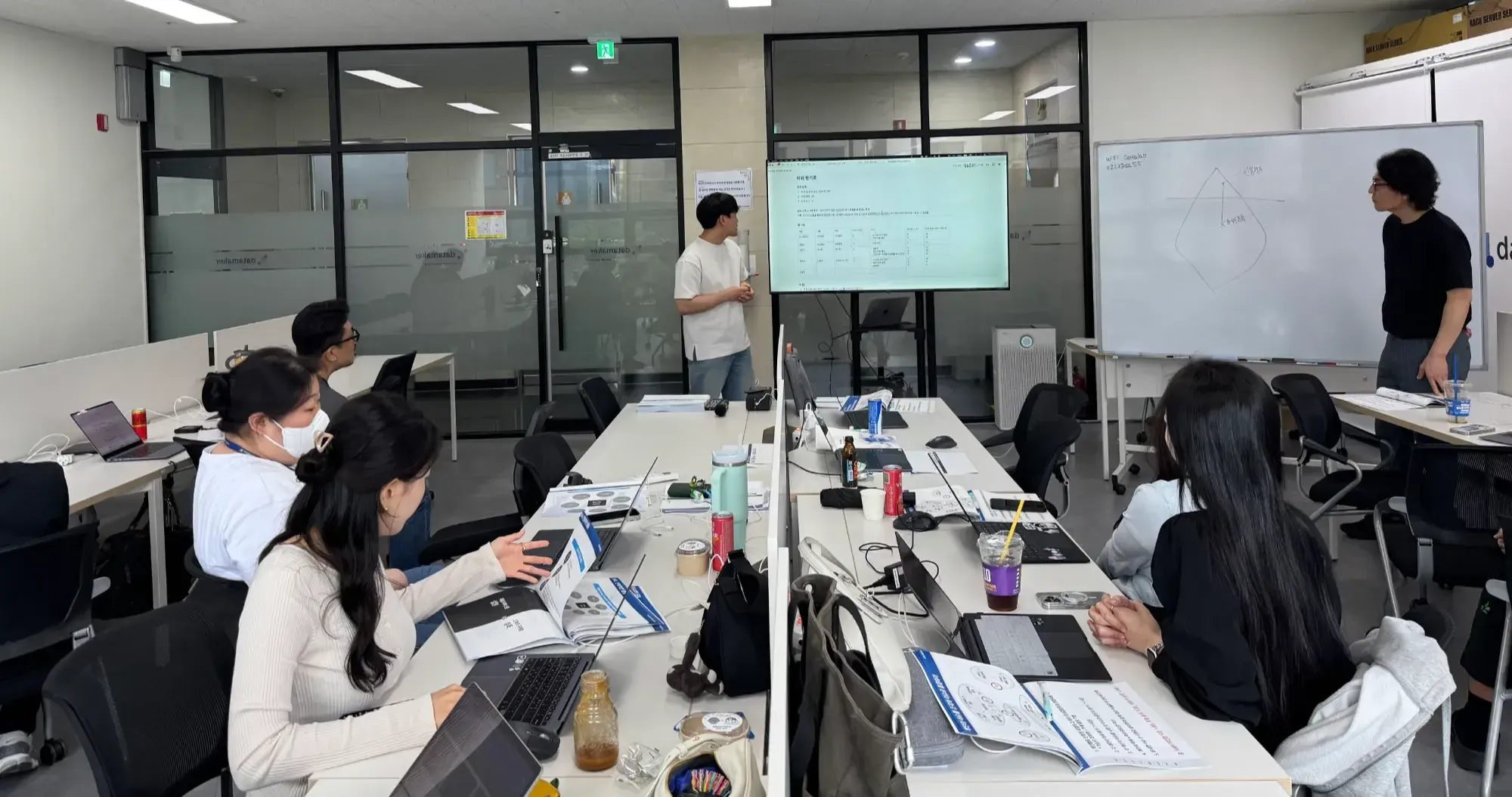 함께 배우고, 함께 성장하는 데이터메이커 조직 문화